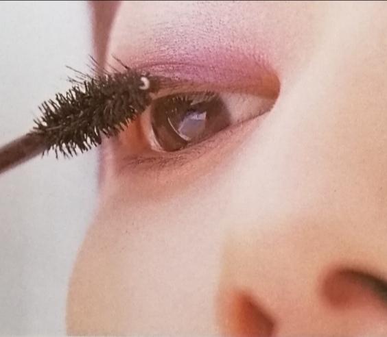 眼部化妆技巧有哪些（掌握眼部化妆技巧）(7)