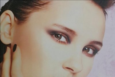 ​眼部化妆技巧有哪些（掌握眼部化妆技巧）