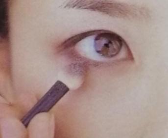 眼部化妆技巧有哪些（掌握眼部化妆技巧）(12)