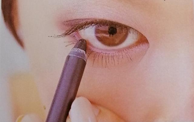 眼部化妆技巧有哪些（掌握眼部化妆技巧）(8)