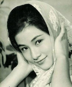 ​原配护工逆袭上位？月子期失宠，夹缝里的三太终成赌王家族大赢家