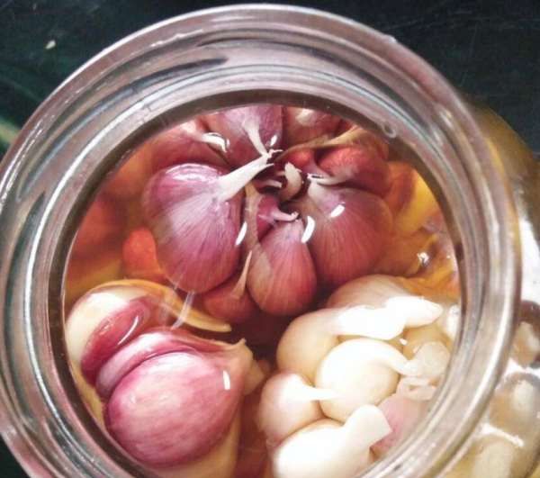 泡蒜怎么做又脆又好吃,泡蒜怎么做又脆又好吃麻辣图7