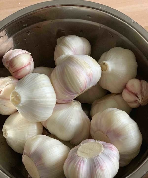 泡蒜怎么做又脆又好吃,泡蒜怎么做又脆又好吃麻辣图13