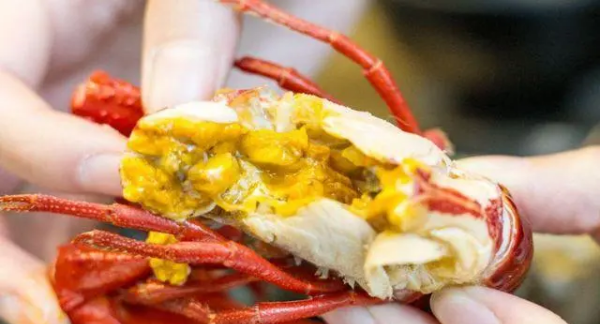 小龙虾里的黄能不能吃,龙虾黄色部分能吃吗图5