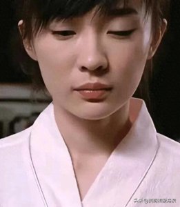 ​年轻的霍思燕，因为电影《我要成名》在那个年代也算是一脱成名！