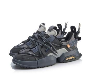 中国2000年的运动鞋品牌