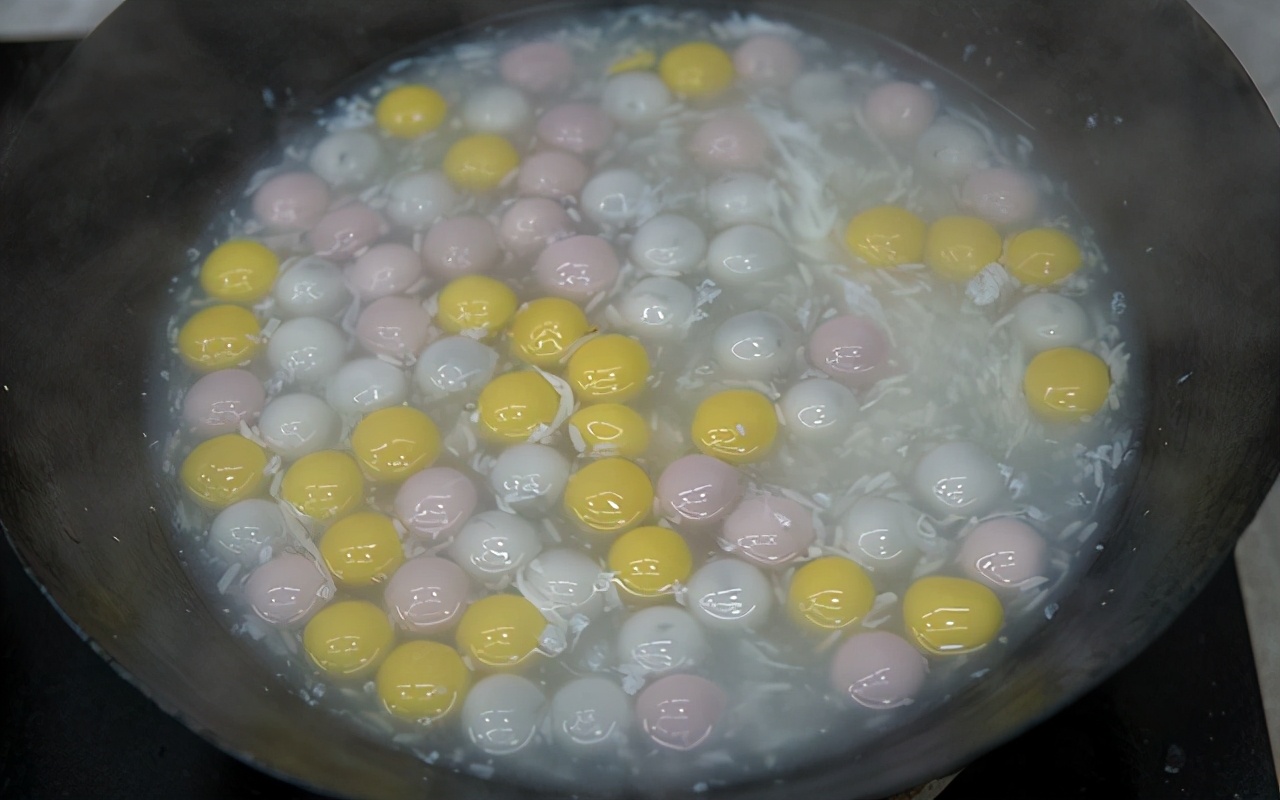 小汤圆甜汤的做法大全（甜而不腻的汤圆做法）