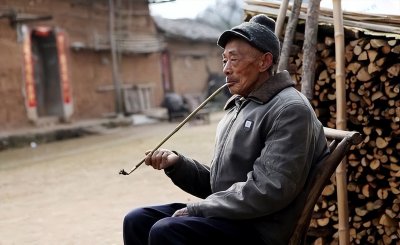 ​老人言：“一斗穷二斗富三斗四斗开当铺”，啥意思？有没有道理？