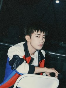 ​易烊千玺整容放出实锤？