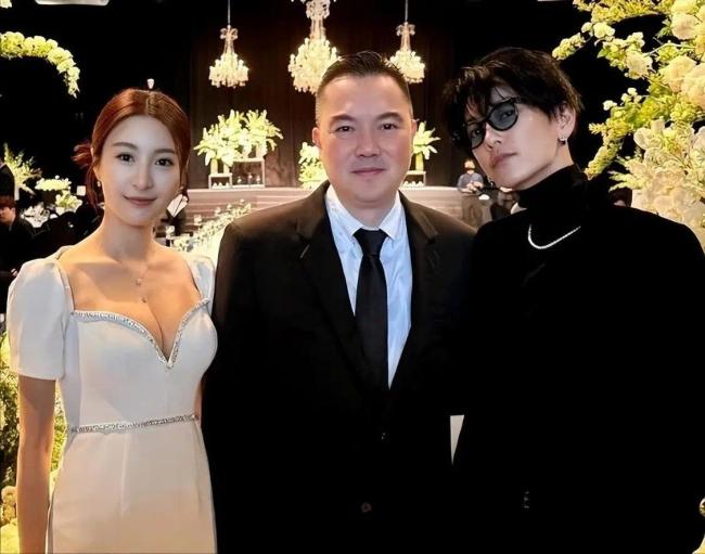 TVB视后出席婚礼大晒傲人身材 与老公同框似父女？