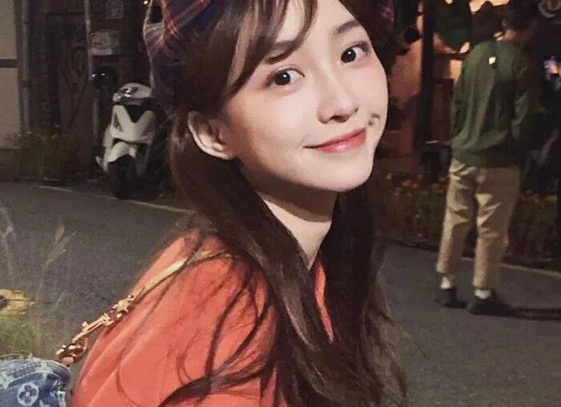 实体店买银戒指贵吗