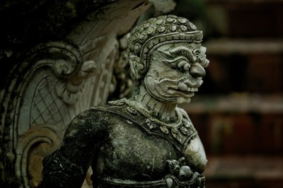 ​小说：欧阳倩讲完新纪元的事情后，他心里特别不舒服，很郁闷