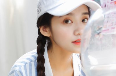 ​小说：佣兵王者回归都市带着妹妹逛电玩城竟被混混骚扰，顿时大怒