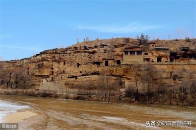 ​玄铁重剑在小说中的原文描写是什么样的 剑的主人的一共有几个