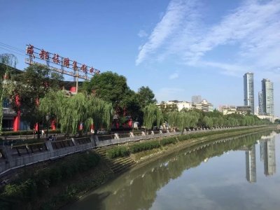 ​新南门旅游客运中心，成都一环内唯一的汽车站，该不该搬迁呢？