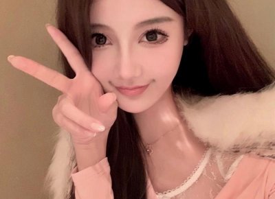 男生喜欢你的十个动作,主动找借口和你接触