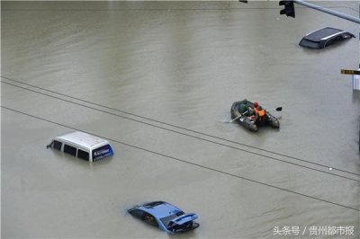 12日暴雨,花溪孟关汽车城一片汪洋