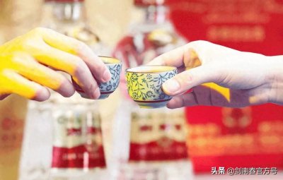 酒桌上最实用的几句话,学会了终生受用!