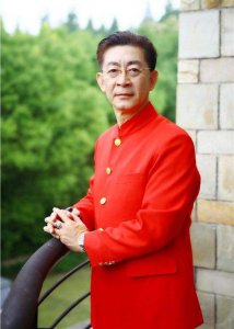 六小龄童个人资料:因主演戏曲电影《孙悟空三打白骨精》而红遍全国