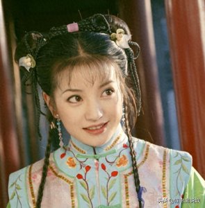 50岁赵薇再传坏消息!封杀后状况被扒底朝天,毁掉她的不是黄有龙